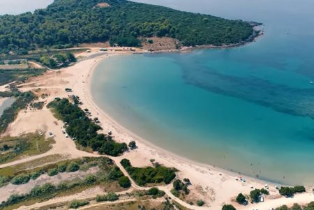 Αυτή είναι η πανέμορφη μυθική παραλία του Οδυσσέα...