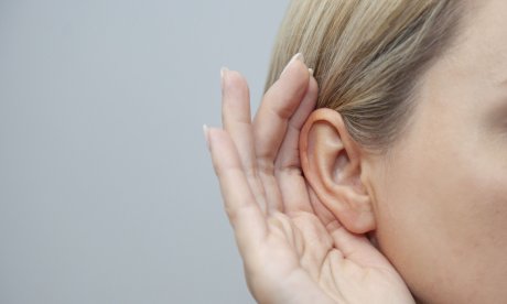 Η άνοια συνδέεται με πρόβλημα ακοής: Σε τι να έχετε τον νου σας