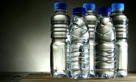 Διαβήτης: Γιατί κινδυνεύουν όσοι πίνουν νερό από πλαστικά μπουκάλια