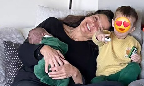 Πόπη Τσαπανίδου: Η τρυφερή καλοκαιρινή φωτογραφία με τα εγγόνια της