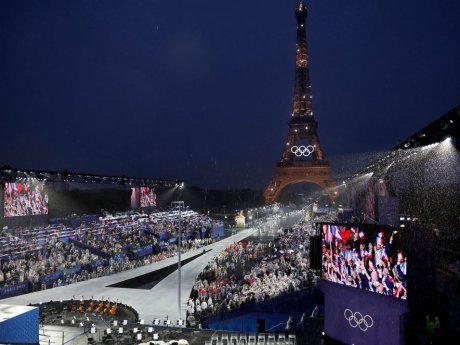 Το Βατερλό της Τελετής Έναρξης των Ολυμπιακών Αγώνων, οι βαρκάδες και το chapeau στη Celine Dion