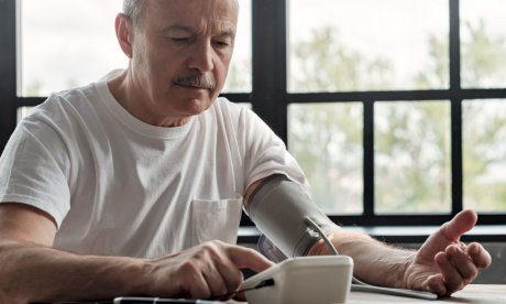 Πότε η πίεση είναι επικίνδυνη – Πόσο πρέπει να είναι το πρωί