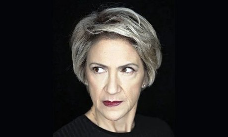 Καίτη Κωνσταντίνου: Τραγική φιγούρα η μητέρα της στο μνημόσυνο - Λύγισε on camera
