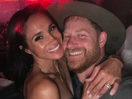 Ο Harry & η Meghan σε συναυλία της Beyonce: Χαμόγελα μπρος στην κάμερα όμως όταν δεν βλέπει ο φακός;