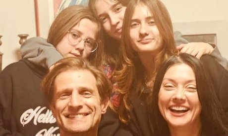 «Αγκαλιάστε τις μαμάδες σας πιο σφιχτά» – Η Νάντια Γιαννακοπούλου μάς θυμίζει τι αξίζει στη ζωή