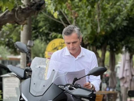 Ο Μάριος Αθανασίου είναι η νέα έκπληξη στη Γη της ελιάς και γίνεται ο αντίπαλος του Στάθη