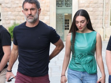 Ο Γιώργος Καραγκούνης είχε την καλύτερη παρέα στην πρόσφατη έξοδό του, την κούκλα κόρη του, Ξένια