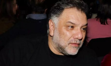 Ο Γρηγόρης Αρναούτογλου μας συστήνει τον πρώτο του έρωτα, την Αναστασία και αναφωνεί: «Μεγάλη πίκρα»