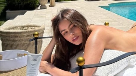 Sofia Vergara, όχι τόσο απότομα τις σέξι φωτογραφίες σου στον ήλιο!