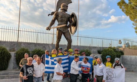 Ποδηλάτισε από τον Τάραντα στη Σπάρτη για ένα μήνυμα: «Είμαστε τα αδέρφια της Μεγάλης Ελλάδας»