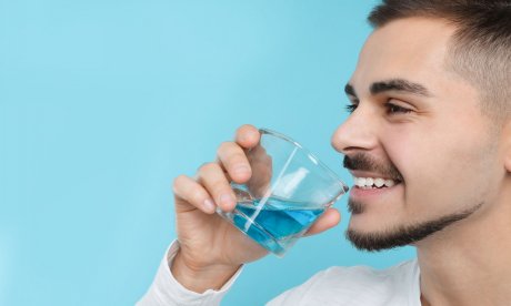 Πώς φτιάχνεται στοματικό διάλυμα στο σπίτι; Υγεία με τα πιο απλά υλικά