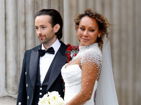 Στον γάμο της Mel B, πήγε μία από τις Spice Girls, δύο ευχήθηκαν από μακριά και άλλη ούτε ασχολήθηκε