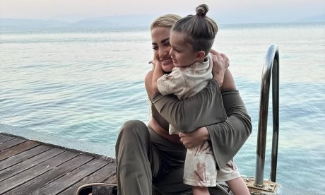 Η Ιωάννα Τούνη μεταμορφώθηκε από δυναμική influencer σε υπεύθυνη μητέρα