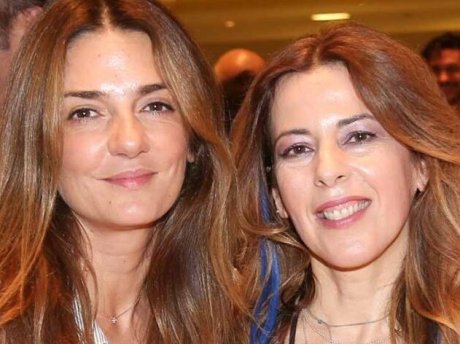 H Μαρία Λεκάκη πόζαρε με θέα την Αμοργό και η κουμπάρα Καλιρρόη Μυριαγκού έκανε το πιο επικό σχόλιο