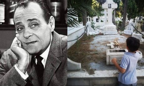 Σπάνιο καρέ: Όταν ο δισέγγονος του Λάμπρου Κωνσταντάρα επισκέφτηκε τον τάφο του στο Α Νεκροταφείο