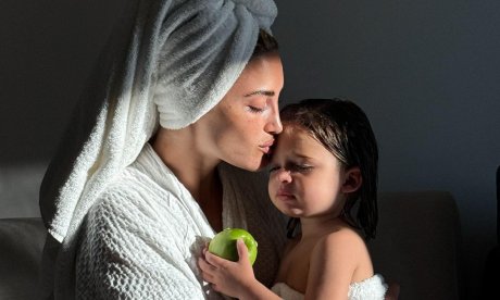 Η viral στιγμή της Ιωάννας Τούνη με τον Πάρη στο κομμωτήριο
