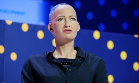 Η Sophia, το ρομπότ AI στη Θεσσαλονίκη - Έχει θέση ένα ρομπότ τεχνητής νοημοσύνης στο φαρμακείο;