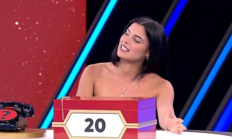Η κόρη γνωστού ζευγαριού δοκίμασε την τύχη της στο DEAL - Η ομοιότητα με την καλλονή μητέρα της