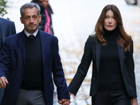 Από σήμερα στο κελί της ταπείνωσης των 9 τ.μ ο Σαρκοζί: Κάρλα Μπρούνι & θαυμαστές στο πλευρό του