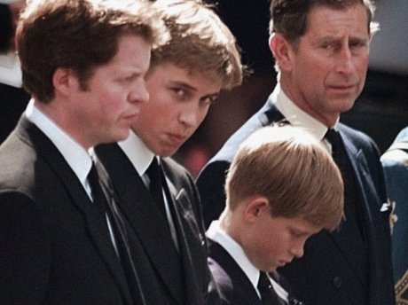 O Charles Spencer αποκάλυψε πως είχε γράψει άλλον επικήδειο απ αυτόν που είπε στην κηδεία της Diana