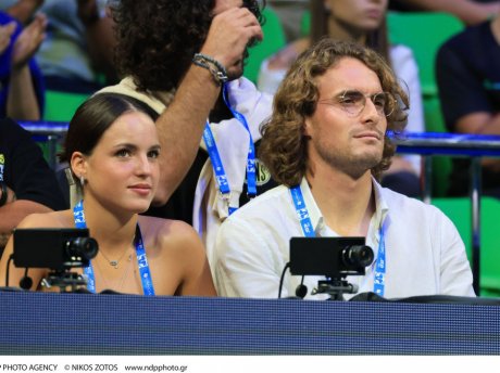 Στέφανος και Ελισάβετ Τσιτσιπά: Oικογενειακή υπόθεση στο ΟΑΚΑ για τον αγώνα του Novak Djokovic