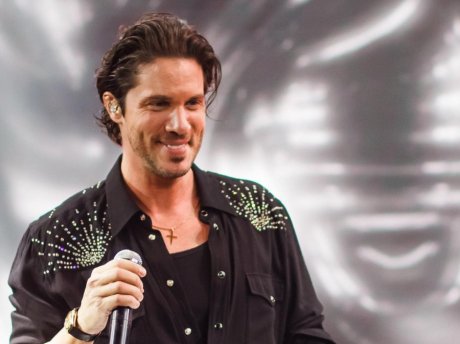 «Δεν έχω ψωνιστεί»: Ο Νίκος Οικονομόπουλος μίλησε για πάθη, λάθη και την πίστη στον Θεό