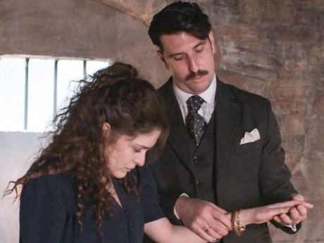 Μία ακόμη σκηνή βίας στο Grand Hotel προκάλεσε αντιδράσεις όπως και ο «αόρατος» Κουκουράκης