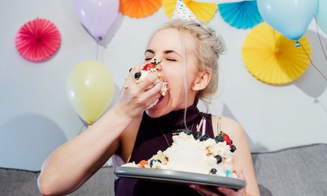 Φάγατε πολλή ζάχαρη χθες βράδυ; Τι προτείνουν οι διαιτολόγοι να κάνετε σήμερα