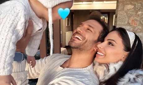 Ευθύμης Ζησάκης - Χρύσα Παπαλελούδη: Μας εμπνέουν πώς να απαθανατίσουμε τον πρώτο χειμώνα του μωρού