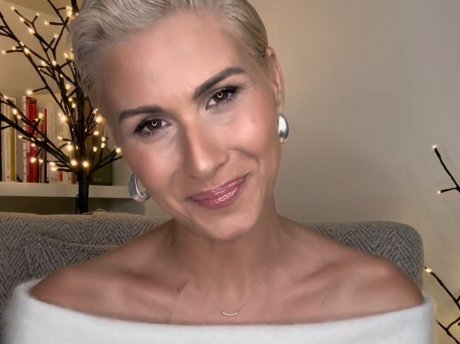 Χιλιάδες τα μηνύματα στήριξης στην Άννα Κανδαράκη μετά το βίντεο για τον καρκίνο: Το σχόλιο της Ρέβη