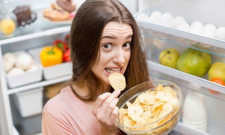 Τι σνακ να επιλέγετε το βράδυ όταν προσπαθείτε να χάσετε βάρος