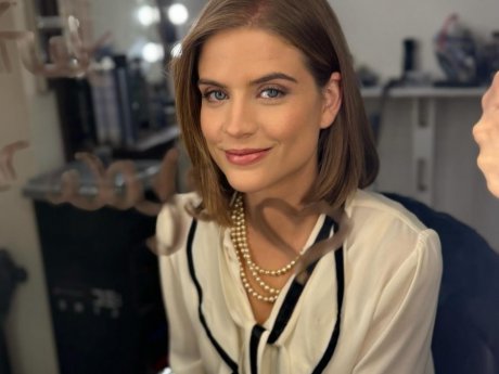 Η Δανάη Μιχαλάκη έκανε είσοδο στο TikTok με το viral χορευτικό από τα «Φιλαράκια»: Τα επικά σχόλια