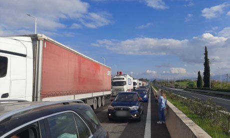 Μπλόκα: Ουρά οκτώ χιλιομέτρων στη Ριτσώνα - Μεγάλη ταλαιπωρία για τους οδηγούς στην Εθνική Οδό