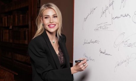 Μπάρμπαρα Μπερλουσκόνι: Μιλά για τη ζωή της - Θυμάμαι το καλοκαίρι στην παραλία