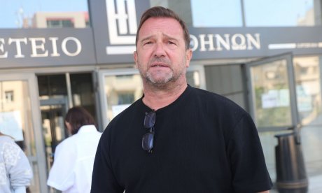 Οργή Πλακιά για την ευχετήρια κάρτα της Hellenic Train - «Αυτοί που σκότωσαν 57 αθώους»