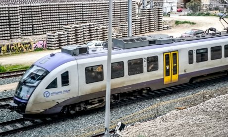 Τραγωδία στα Άνω Λιόσια: Νεκρός άνδρας που παρασύρθηκε από τον προαστιακό