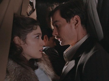 Το φιλί Κουκουράκη - Χάσκα που ήδη έγινε viral: Οι 3 σκηνές του Grand Hotel στο 1ο τρέιλερ του 2026