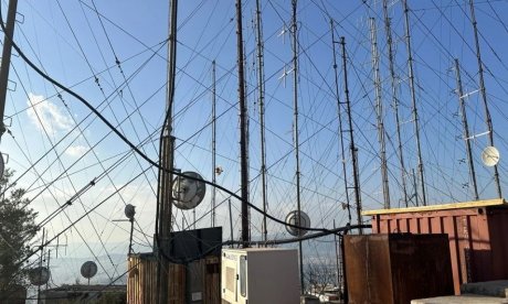 «Είναι σαμποτάζ κατά 99% - Άγνωστος πομπός στόχευσε την κεντρική κεραία της Αττικής»