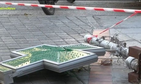 Κυψέλη: «Επέστρεφε σπίτι και έπεσε πάνω της ο σταυρός του φαρμακείου», λέει ο πατέρας της 16χρονης