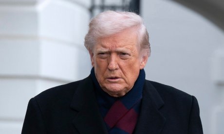 Τραμπ: Ζήτησε όριο 10% στα επιτόκια των πιστωτικών καρτών για ένα χρόνο