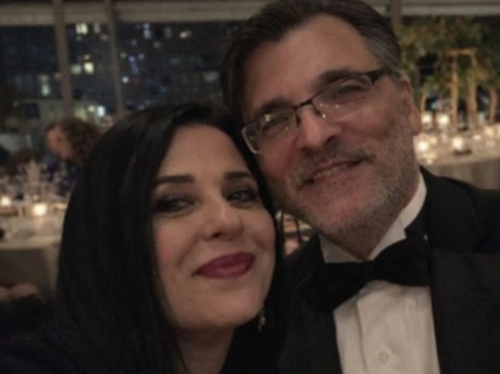 Μέσα σε λίγες ημέρες, η Τζομπανάκη κατέρριψε το αφήγημα για τη χιλιομετρική απόσταση σε έναν γάμο