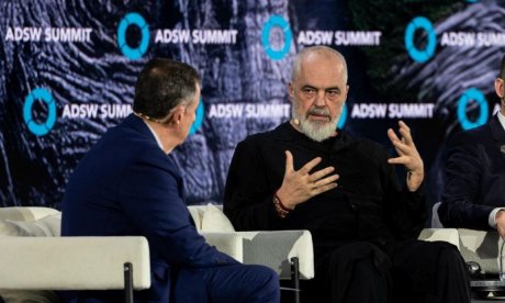 «Έκανα χιούμορ», απαντά ο Ράμα μετά τις αντιδράσεις για την δήλωση του για τους Έλληνες