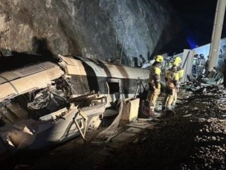 Στις ίδιες ράγες της αμέλειας: Η Ισπανία θρηνεί, η Ελλάδα θυμάται