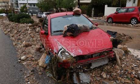 Γλυφάδα: Με οικοδομή μοιάζει η περιοχή - Έχουν γεμίσει οι δρόμοι φερτά υλικά