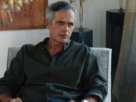 Ο χρυσός κληρονόμος στη Γη της ελιάς και το εύρημα που οδηγεί στο φινάλε τον Μάριο Αθανασίου