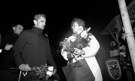 Ραγίζουν καρδιές στην Τούμπα: Παίκτες, Λουτσέσκου και φίλαθλοι αποχαιρετούν τα 7 «αετόπουλα»