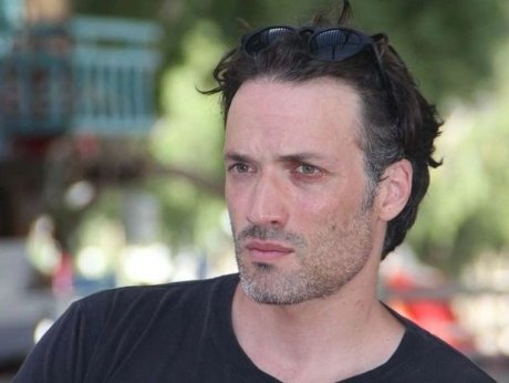 Από καπετάνιος στη Μεγάλη Χίμαιρα, ο Ανδρέας Κωνσταντίνου γίνεται γιατρός στο Τελευταίο νησί