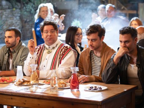 Το Γιατί ρε πατέρα πάει Νetflix ενώ νέοι έρωτες δυσκολεύουν και τους 3 κληρονόμους