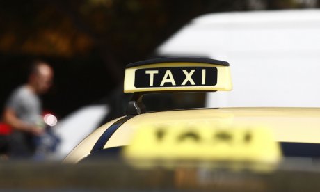 Πάνω από 700.000 ευρώ καταγγέλλουν ότι άρπαξε 50χρονη επιχειρηματίας - Οδηγοί ταξί τα θύματα