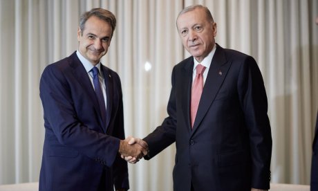 Γιατί ο Μητσοτάκης επιμένει σε ανοιχτό δίαυλο επικοινωνίας με τον Ερντογάν